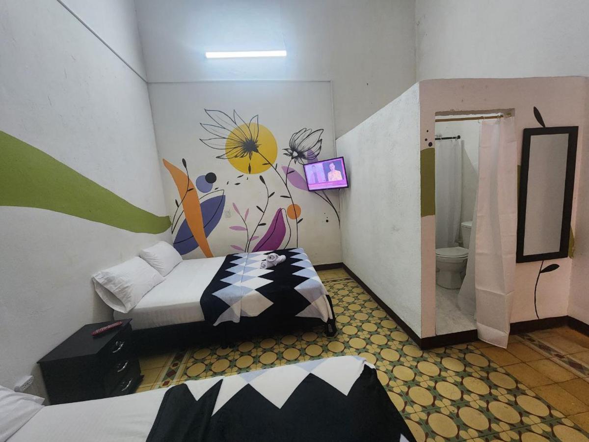Pensión Casa Linda Medellin, Centro Medellín